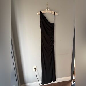 Laundry By Shelli Segal One-Shoulder Black Gown
